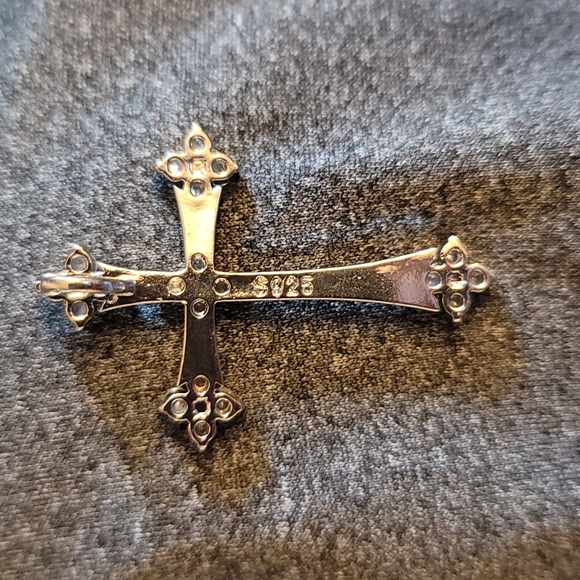 Gorgeous Silver Cross with Swarovski Crystals - Picture 6 of 9